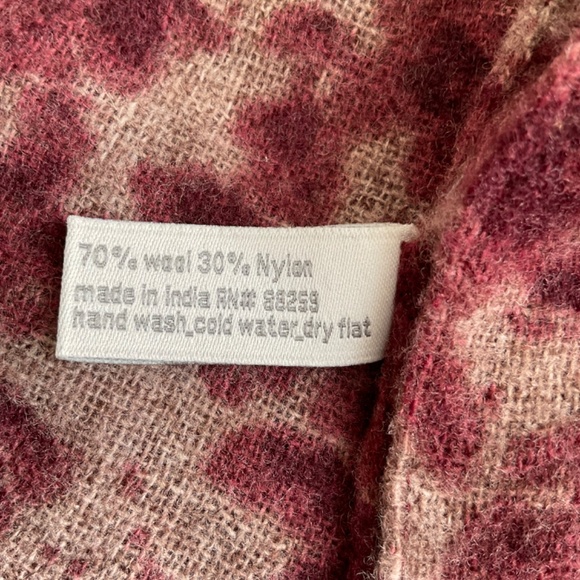 •Subtle Luxury Gemma Handmade Printed Graphic Wool Oversized Scarf Wrap … - Picture 7 of 12